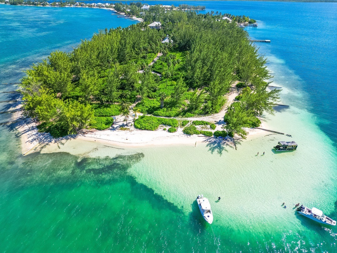 overseas banking in cayman islands