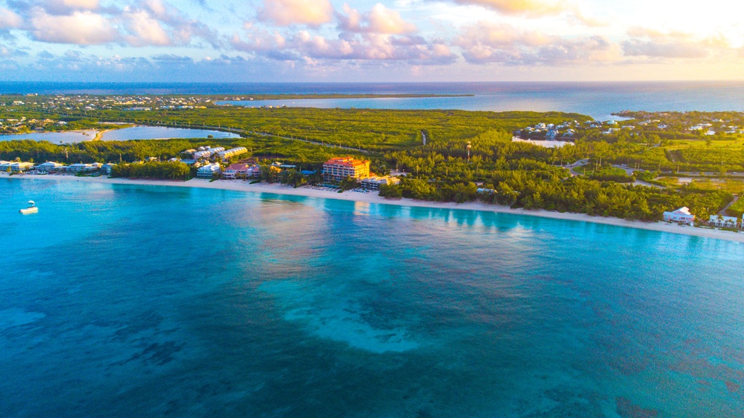 overseas banking in cayman islands